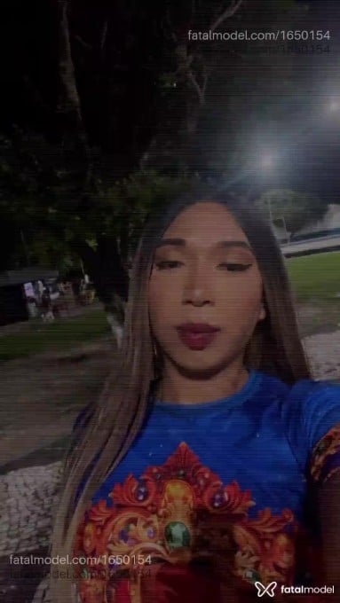 Acompanhante drag queen com cabelo castanho de olhos castanhos em Salinópolis - Nallanda ketllen