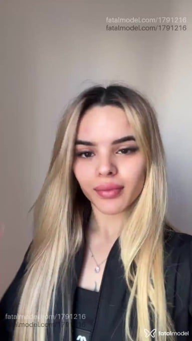 Acompanhante mulher morena (o) de olhos pretos em Curitiba - Hilary