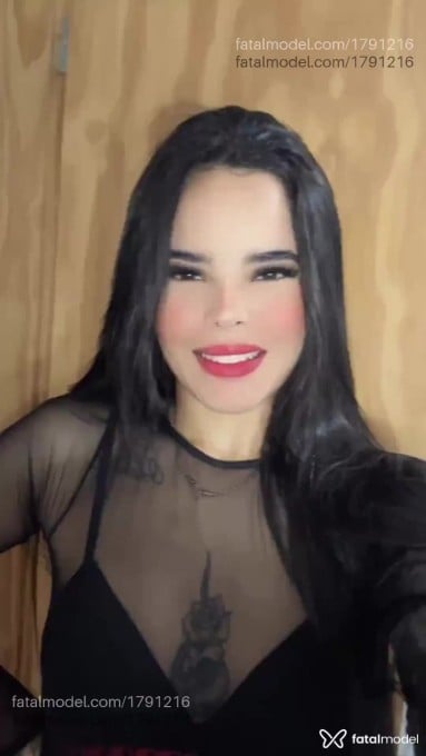 Acompanhante mulher morena (o) de olhos pretos em Curitiba - Hilary