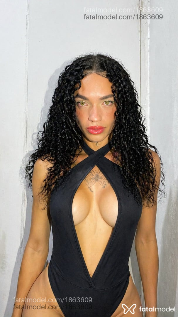 Acompanhante mulher trans morena (o) de olhos verdes em Caruaru - Luany