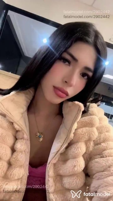 Acompanhante mulher trans com cabelo castanho de olhos castanhos em Curitiba - Victoria