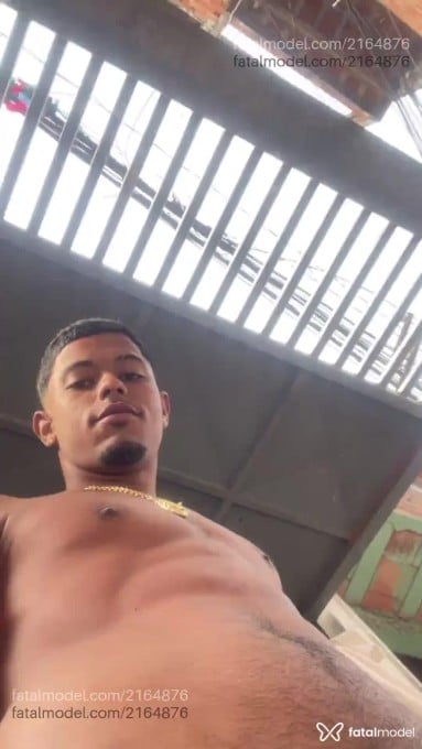 Acompanhante homem morena (o) de olhos castanhos em Nova Iguaçu - Bn Holland