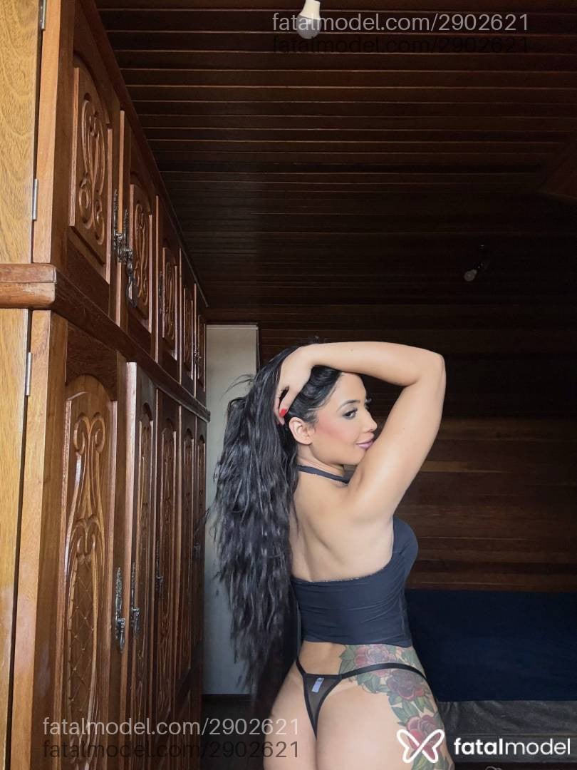 Acompanhante mulher com cabelo castanho de olhos castanhos em Curitiba - Isadora Alencar