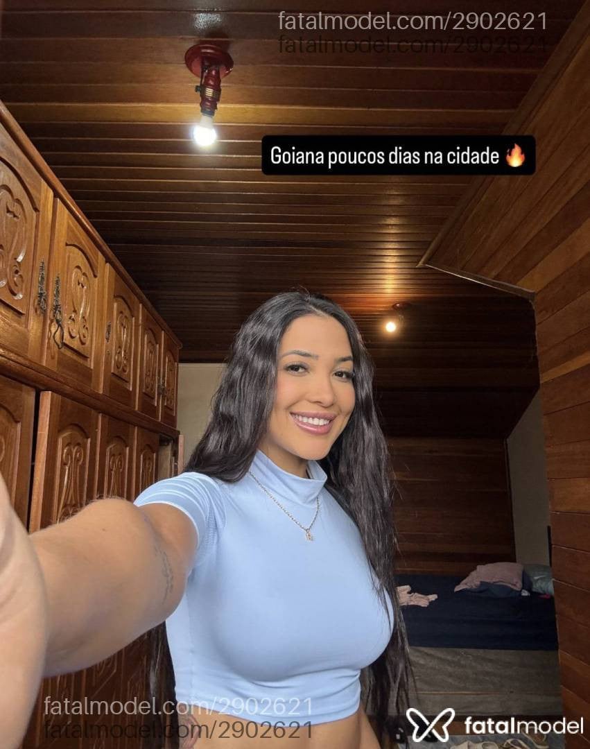 Acompanhante mulher com cabelo castanho de olhos castanhos em Curitiba - Isadora Alencar