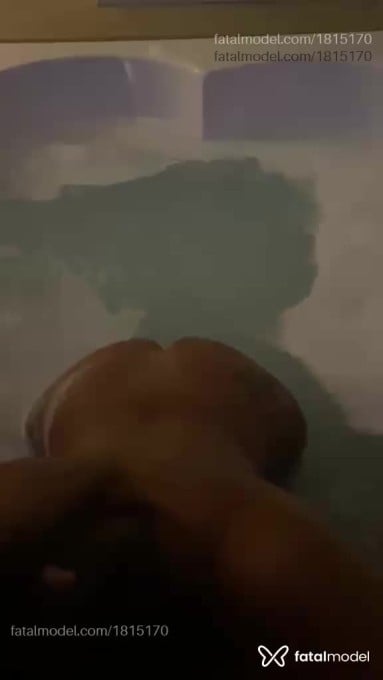 Acompanhante mulher com cabelo castanho de olhos castanhos - Maya