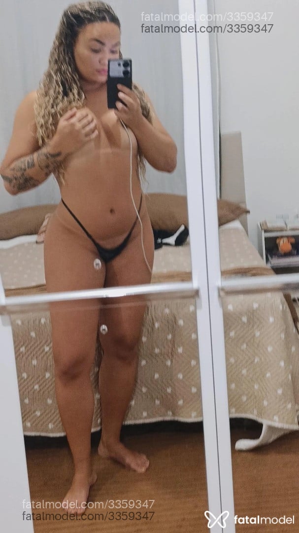 Acompanhante mulher loira (o) de olhos castanhos em Taubaté - Ágata