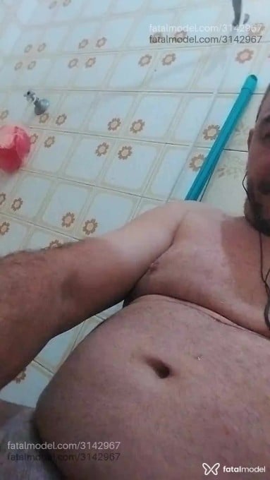 Acompanhante homem com cabelo grisalho de olhos castanhos em Marília - Beibe