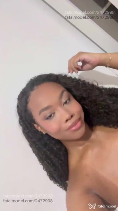 Acompanhante mulher trans morena (o) de olhos castanhos em Porto Alegre Acompanhante mulher trans morena (o) de olhos castanhos em Porto Alegre - Lua