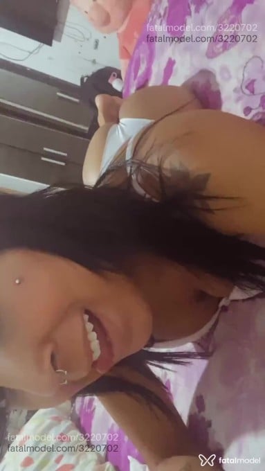 Acompanhante mulher trans morena (o) de olhos mel em Capão da Canoa Acompanhante mulher trans morena (o) de olhos mel em Capão da Canoa - Bianca