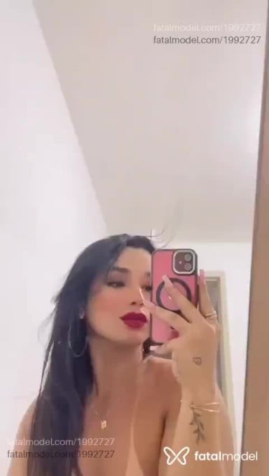 Acompanhante mulher trans morena (o) de olhos castanhos em Maceió - Mia