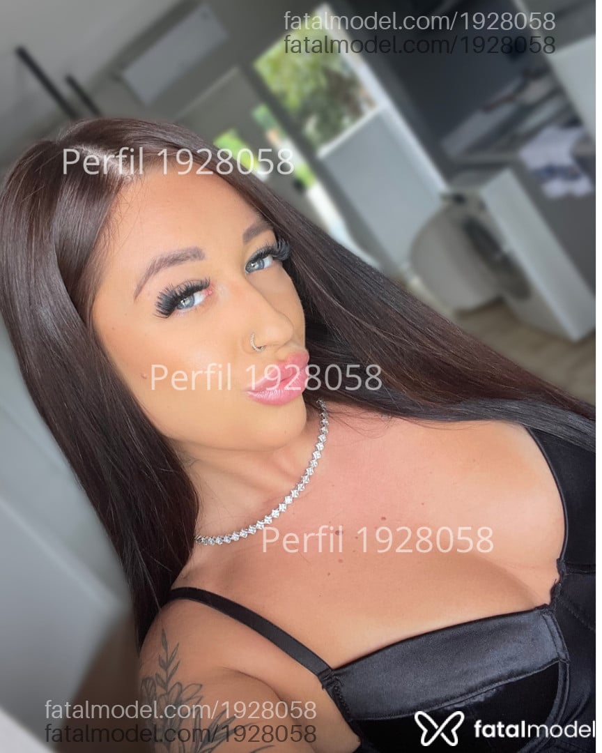 Acompanhante mulher morena (o) de olhos azuis em Chapecó - Anna Clara