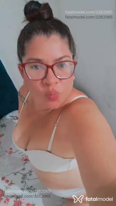 Acompanhante mulher com cabelo castanho de olhos mel em Arcoverde Acompanhante mulher com cabelo castanho de olhos mel em Arcoverde - Dessa