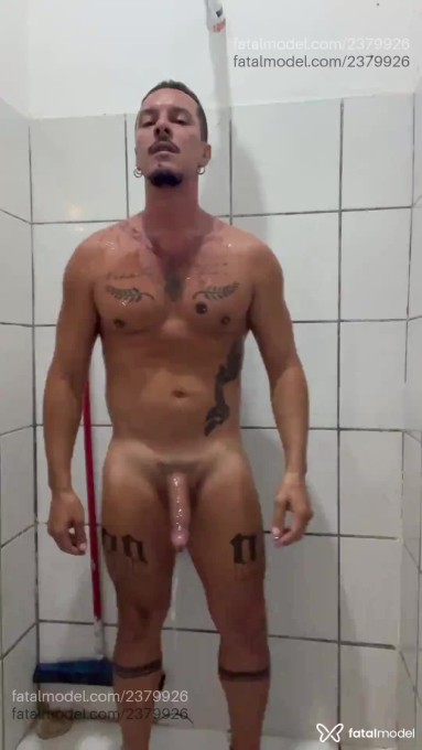 Acompanhante homem com cabelo castanho de olhos castanhos em Porto Seguro Acompanhante homem com cabelo castanho de olhos castanhos em Porto Seguro - Kaleubaiano