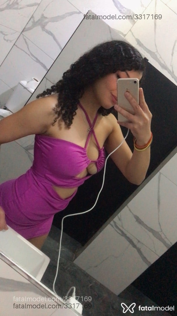 Acompanhante mulher com cabelo castanho de olhos castanhos em São Félix do Xingu - Agatha Santos