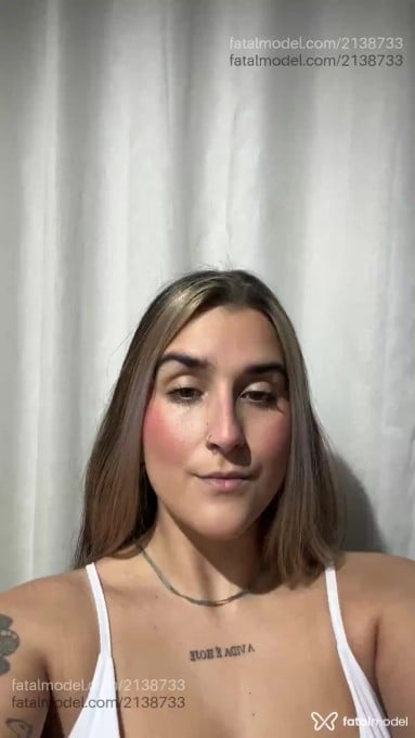 Acompanhante mulher com cabelo castanho de olhos mel em São Paulo - Lua