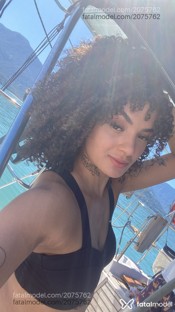 Acompanhante mulher com cabelo castanho de olhos castanhos em São Paulo - Fany Olivr