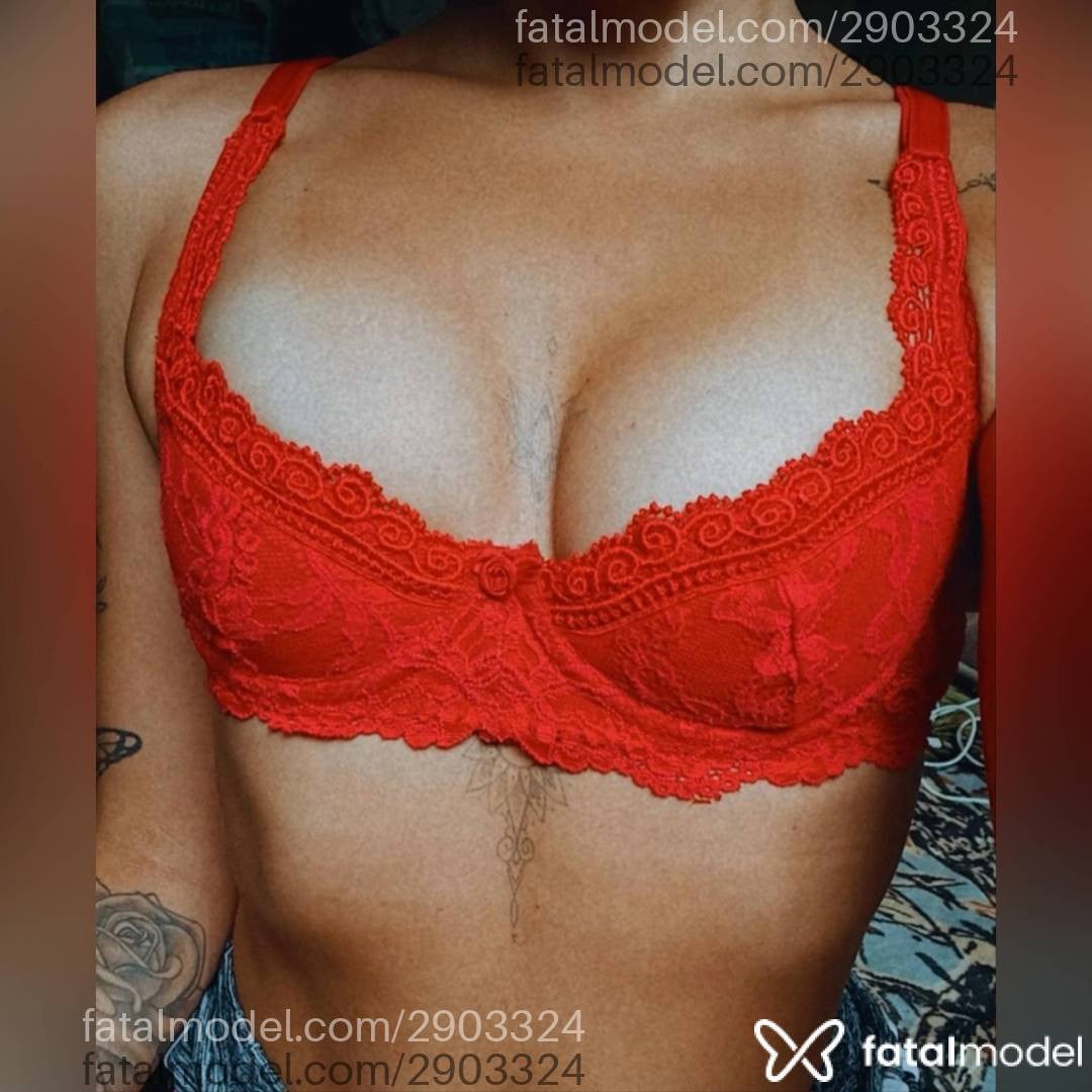 Acompanhante mulher com cabelo castanho de olhos castanhos - Morgana Valmont