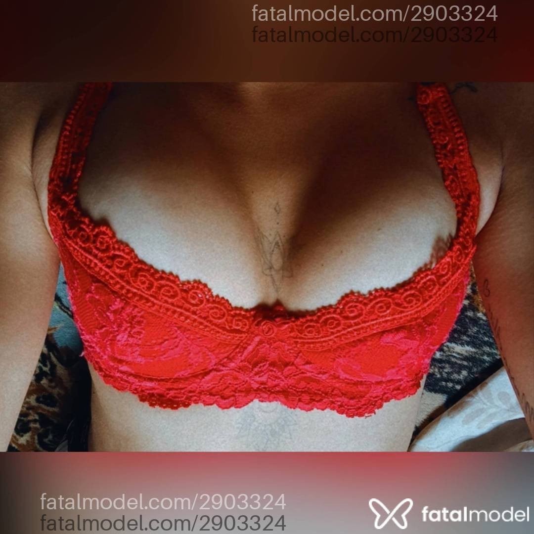 Acompanhante mulher com cabelo castanho de olhos castanhos - Morgana Valmont