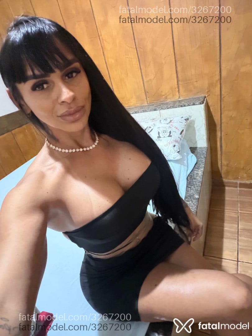 Acompanhante mulher morena (o) de olhos pretos em Lavras - Karina