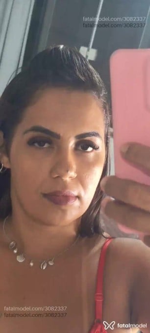 Acompanhante mulher com cabelo castanho de olhos castanhos em Virtual - Mariana
