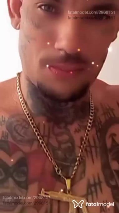 Acompanhante homem loira (o) de olhos verdes - Monster