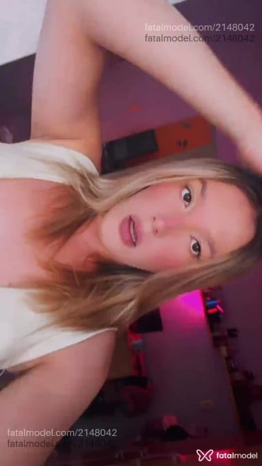 Acompanhante mulher trans loira (o) de olhos castanhos em Virtual - Lara Ferreira