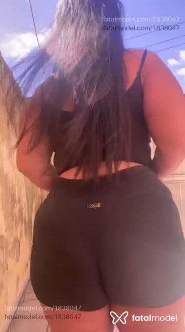 Acompanhante mulher com cabelo castanho de olhos castanhos em Virtual - Lah