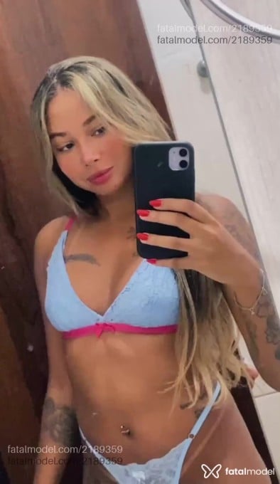 Acompanhante mulher loira (o) de olhos castanhos em Porto Seguro - Lara