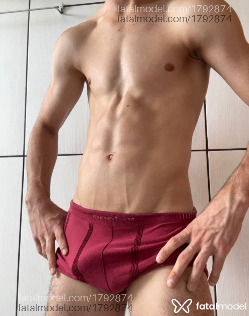 Acompanhante homem morena (o) de olhos pretos em Vacaria - Misterioso