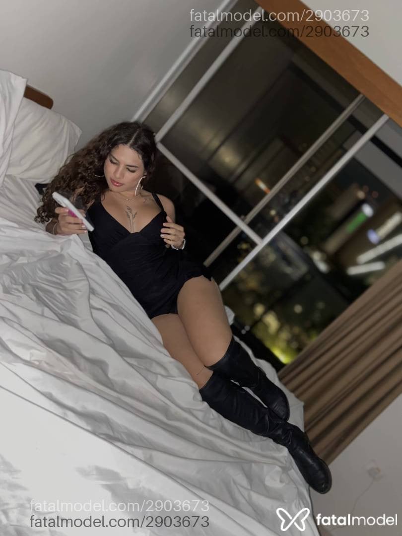 Acompanhante mulher trans com cabelo castanho de olhos castanhos em Brasília - Jasmine França