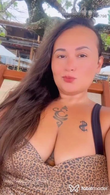 Acompanhante mulher morena (o) de olhos castanhos em Virtual - Brix