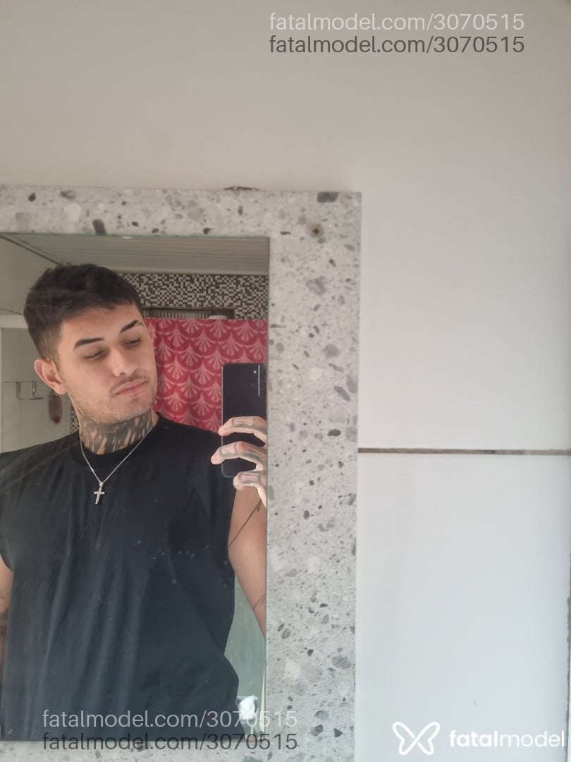 Acompanhante homem morena (o) de olhos pretos em Porto Alegre - Mendes