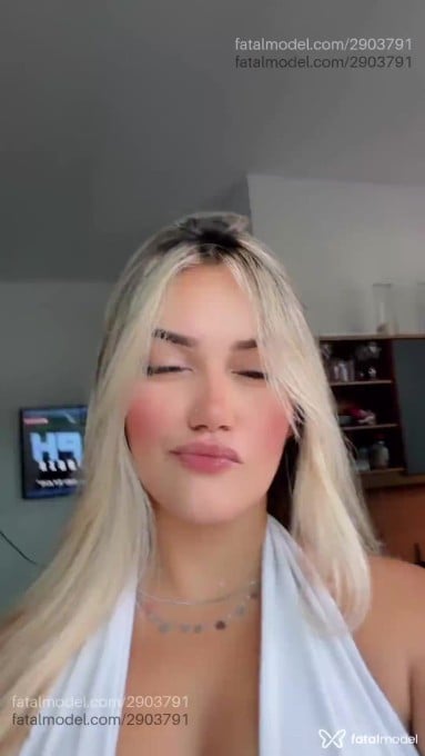 Acompanhante mulher loira (o) de olhos castanhos em Sorriso - Perola
