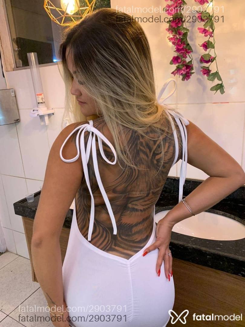 Acompanhante mulher loira (o) de olhos castanhos em Sorriso - Perola