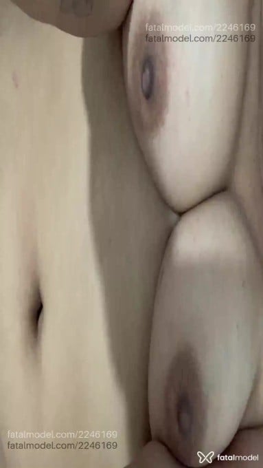 Acompanhante mulher morena (o) de olhos pretos em Virtual - Patrícia