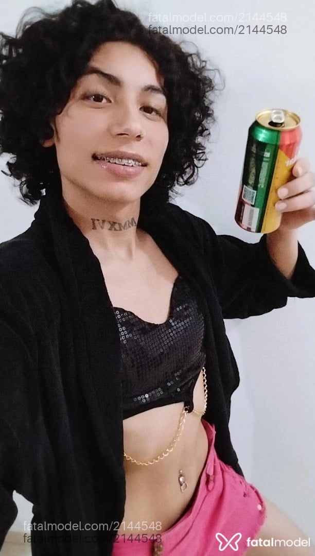 Acompanhante homem trans loira (o) de olhos castanhos em Alvorada - Tinna