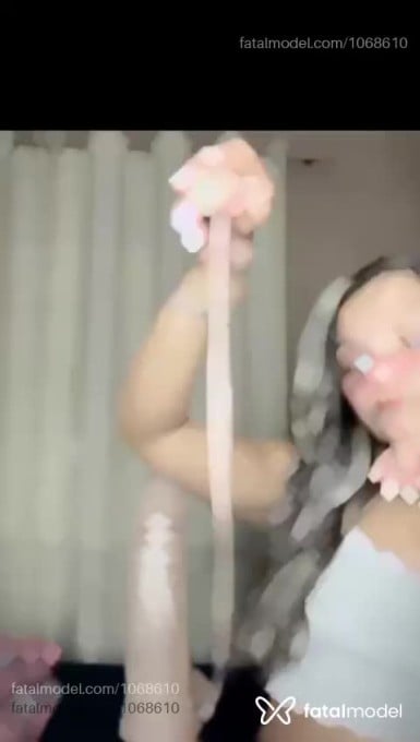 Acompanhante mulher loira (o) de olhos verdes em Virtual - Angel Gym Crush