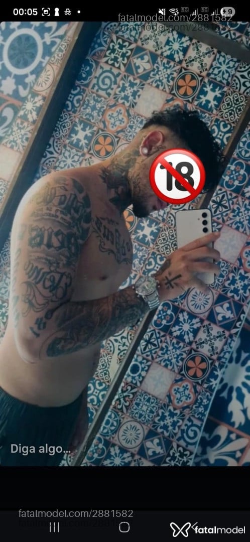 Acompanhante homem com cabelo castanho de olhos castanhos em Brusque - Nôah
