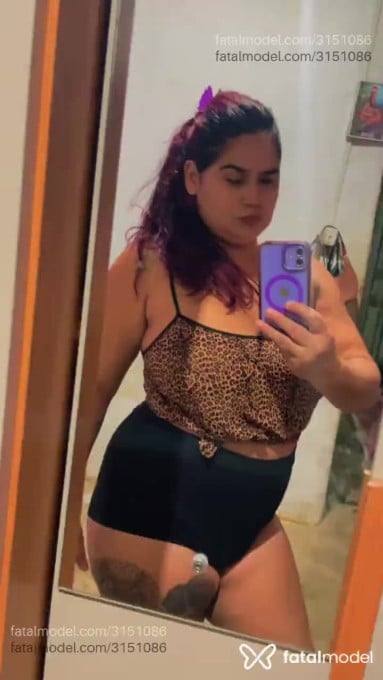 Acompanhante mulher ruiva (o) de olhos pretos em Linhares - Bianca