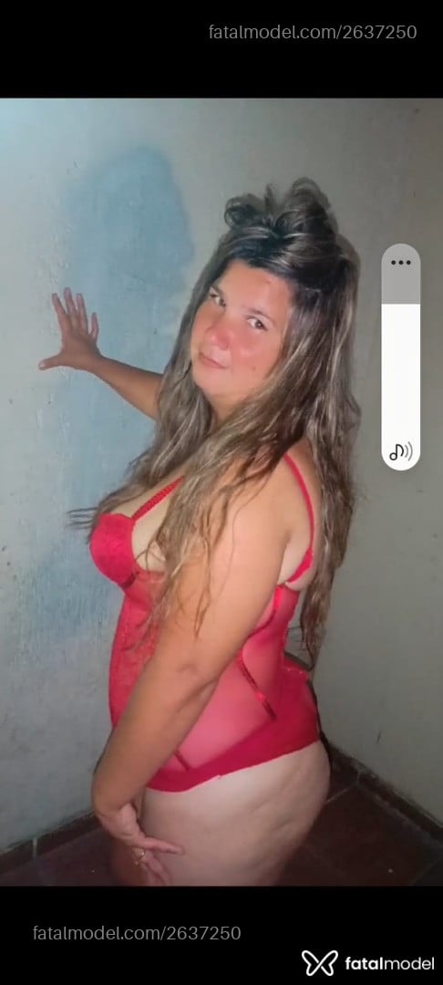 Acompanhante mulher loira (o) de olhos castanhos em Caraguatatuba - Estrela Santos