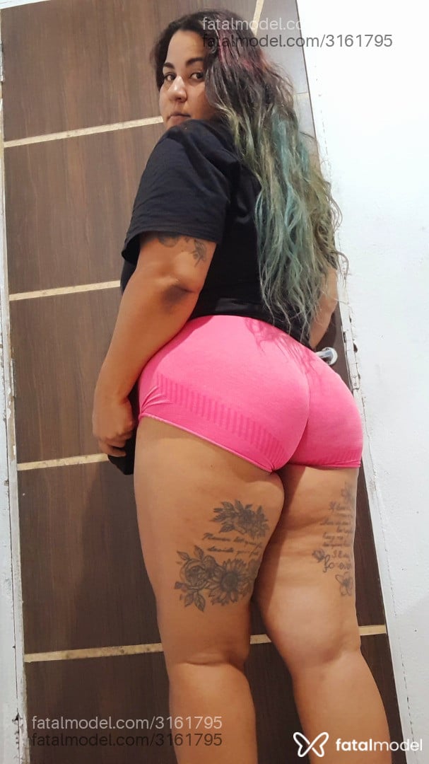 Acompanhante mulher com cabelo colorido de olhos castanhos em Maceió - Rosalia