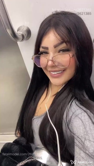 Acompanhante mulher ruiva (o) de olhos verdes em Virtual - Stellar Surfis