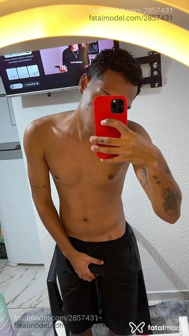 Acompanhante homem morena (o) de olhos pretos em Cabo Frio - Matheus Trindade