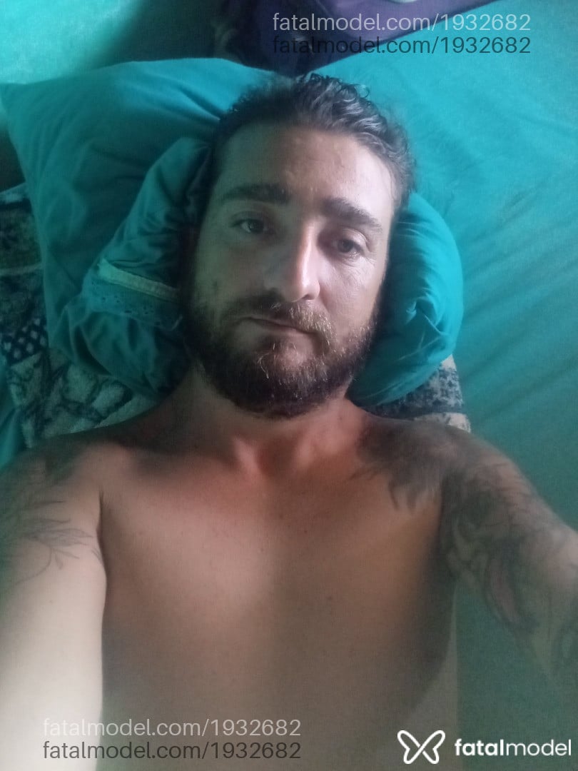 Acompanhante homem com cabelo castanho de olhos verdes em São Luís Acompanhante homem com cabelo castanho de olhos verdes em São Luís - Ricardo