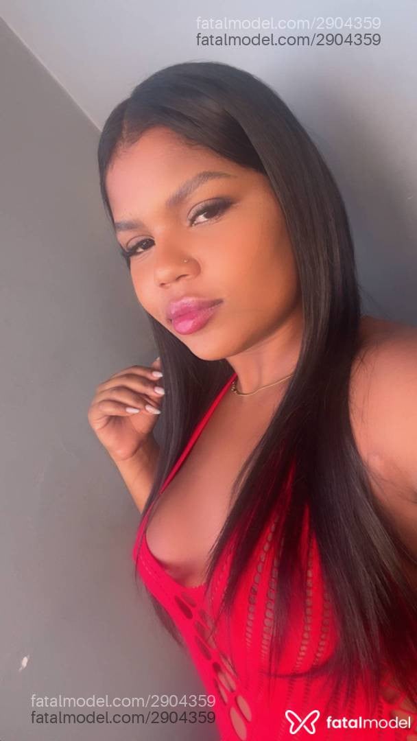 Acompanhante mulher com cabelo castanho de olhos pretos - Dominique