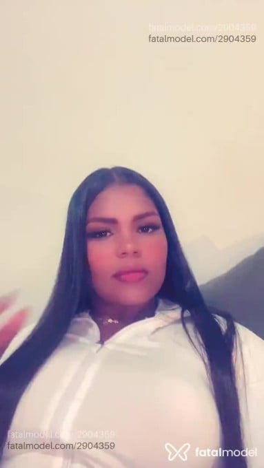Acompanhante mulher com cabelo castanho de olhos pretos em Santo Antônio de Pádua - Dominique