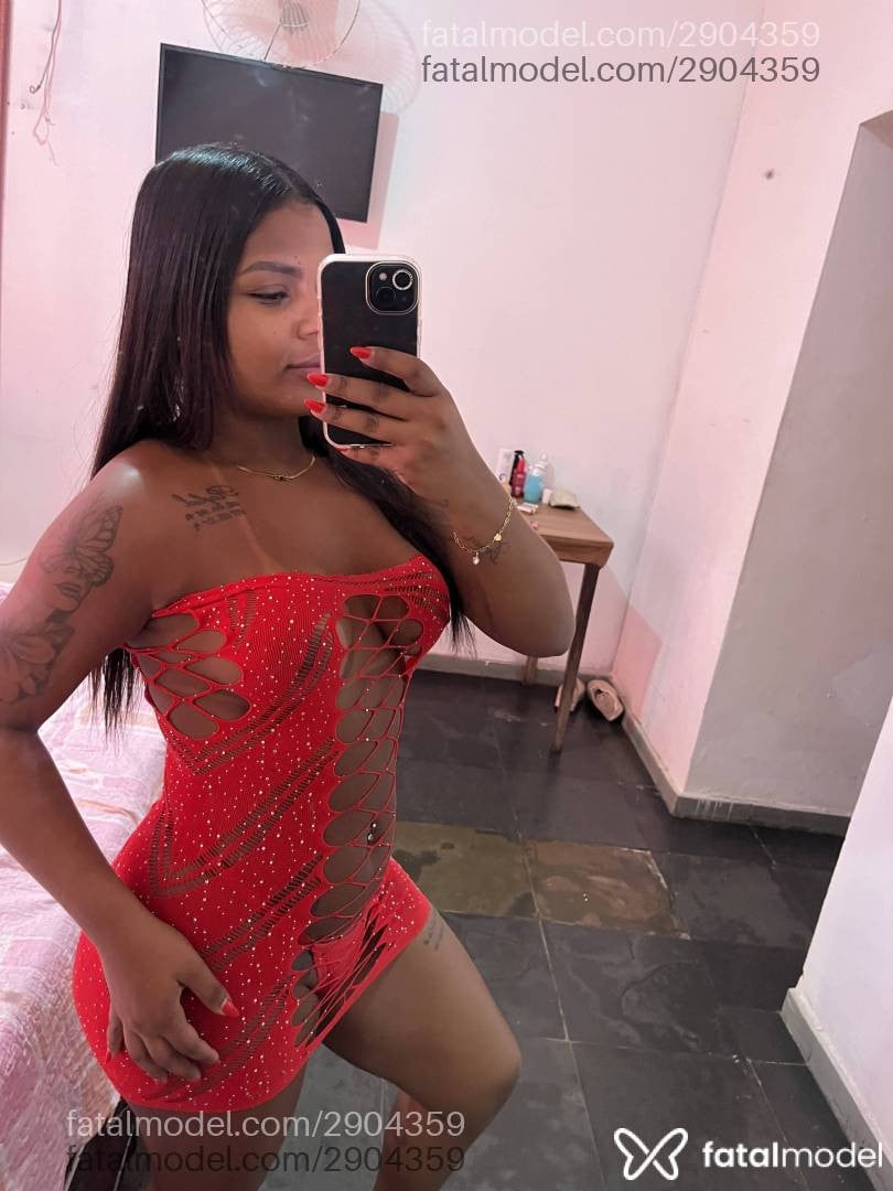 Acompanhante mulher com cabelo castanho de olhos pretos - Dominique