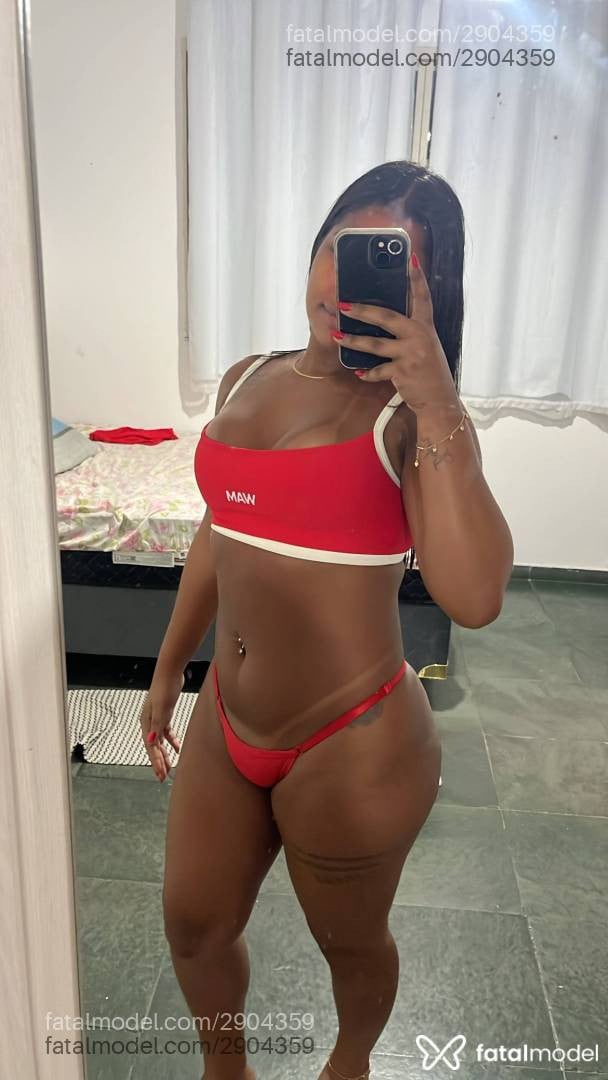 Acompanhante mulher com cabelo castanho de olhos pretos - Dominique