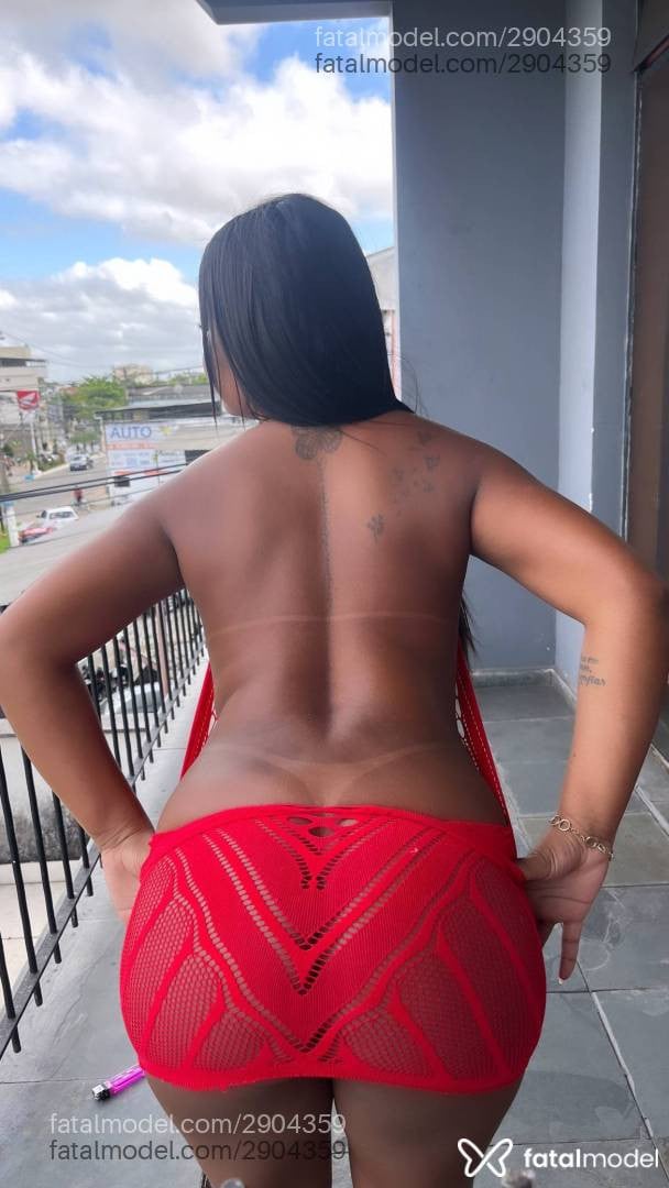 Acompanhante mulher com cabelo castanho de olhos pretos - Dominique