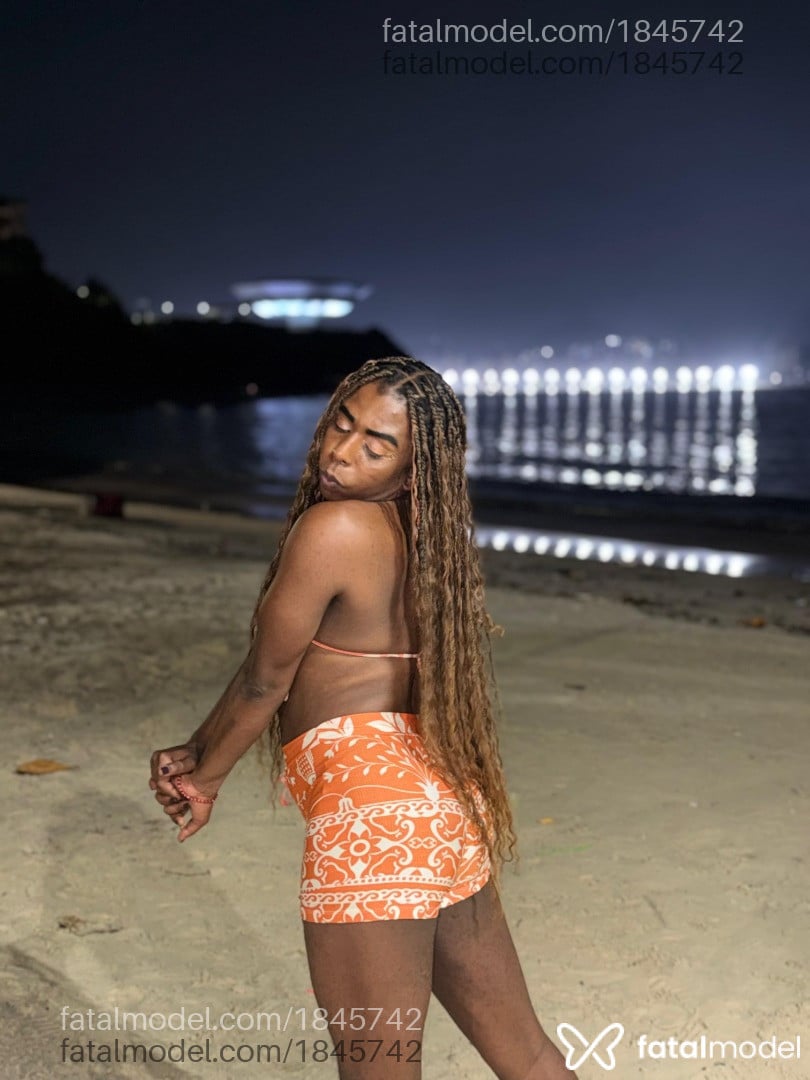 Acompanhante mulher trans loira (o) de olhos castanhos em Niterói - Manuella